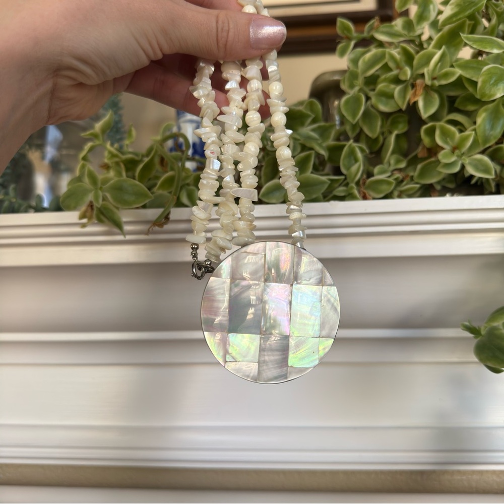 Mother Of Pearl Inlay Necklace Large Pendant Beaded Shell Strand - Picture 3 of 4